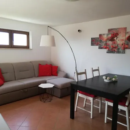 Vakantiehuis Casa Mirelia - For Two With Garden And Whirlpool Kaštelir