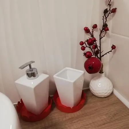 Vakantiehuis Casa Mirelia - For Two With Garden And Whirlpool *