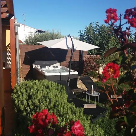 Casa Mirelia - For Two With Garden And Whirlpool * Kastelir