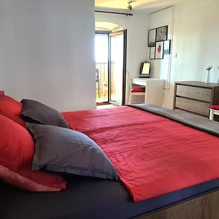Casa Mirelia - For Two With Garden And Whirlpool Kastelir